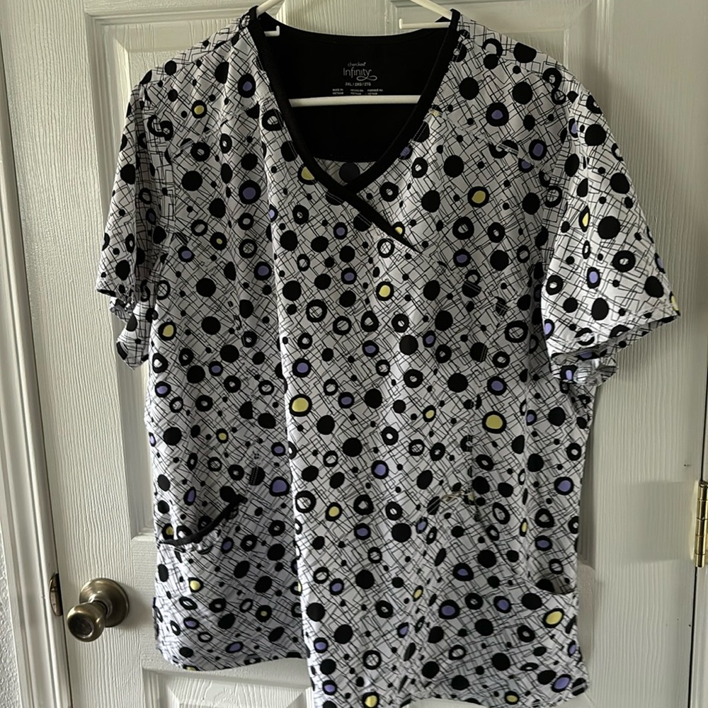 Women’s scrub top